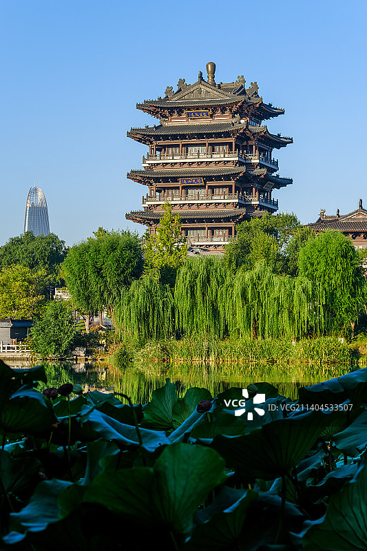 中国山东济南大明湖超然楼风光图片素材