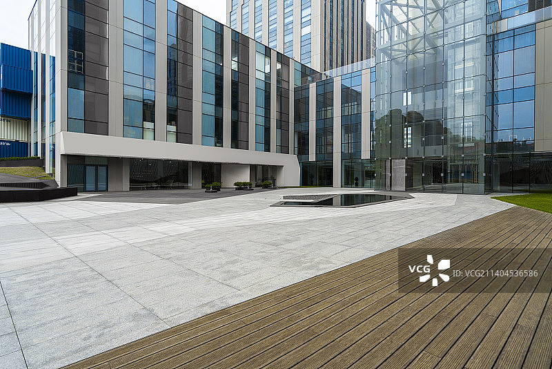 青岛创客公园广场和写字楼图片素材