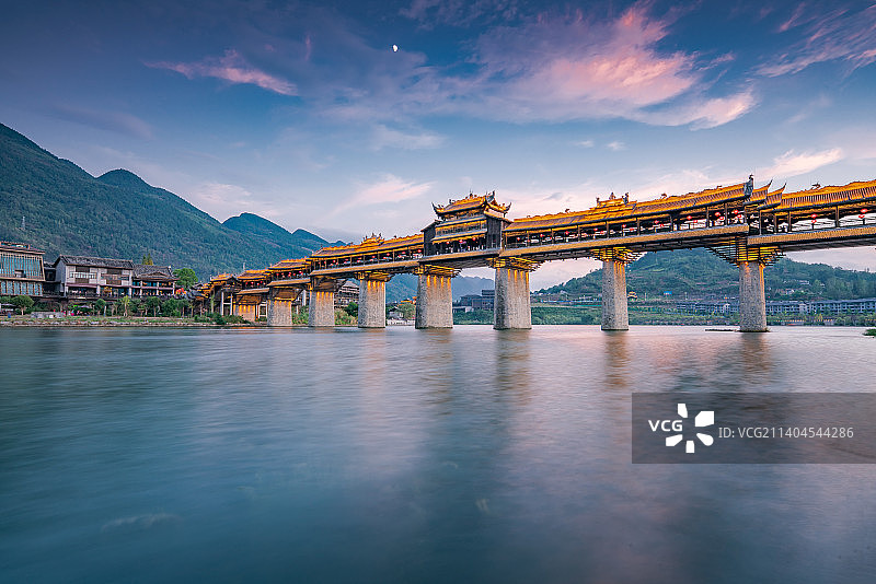 重庆市黔江区濯水古镇风雨廊桥风光图片素材