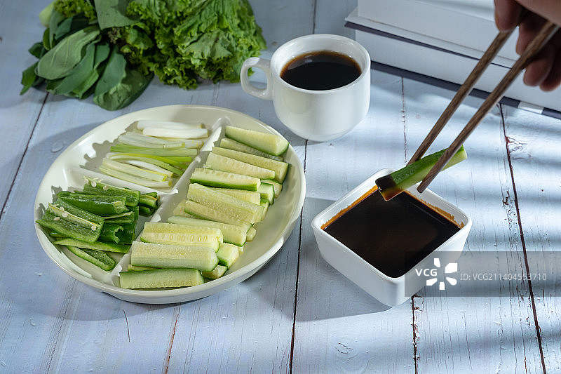 黄瓜丝蘸酱图片素材