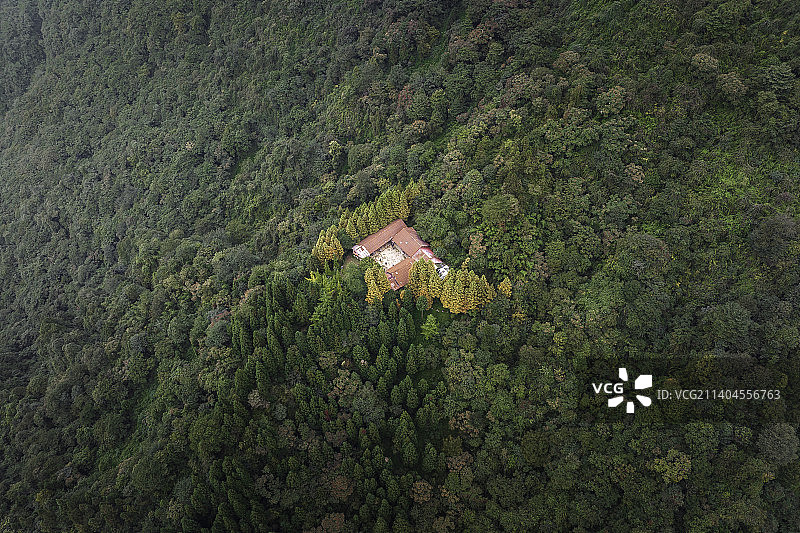 都江堰赵公山半山腰赵公祖庙航拍图片素材
