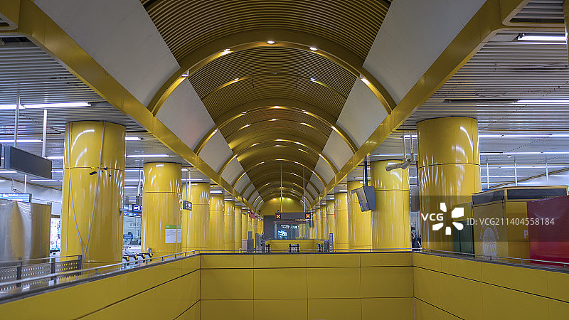 北京地铁站站厅拱顶图片素材