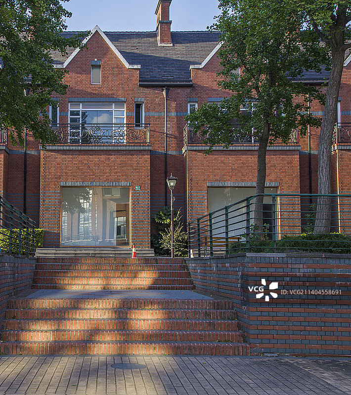 英式风情小镇红砖建筑背景图图片素材