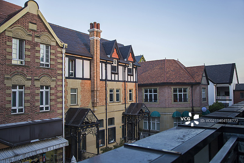 英式风情小镇红砖建筑背景图图片素材