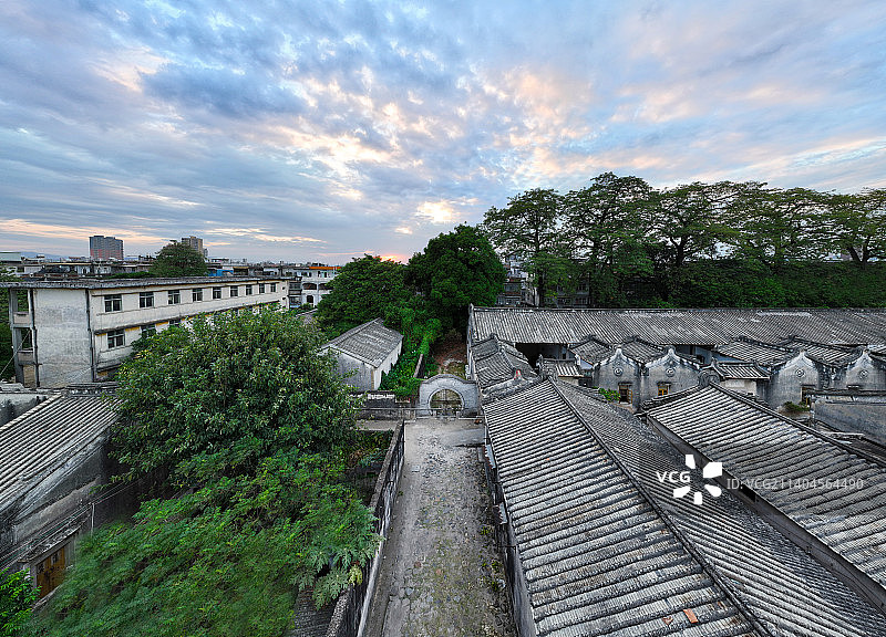 广东省揭阳市普宁洪阳镇德安里古村落建筑群航拍图片素材