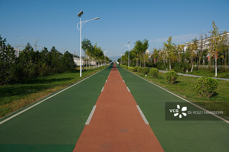 北京回龙观地区自行车专用道图片素材