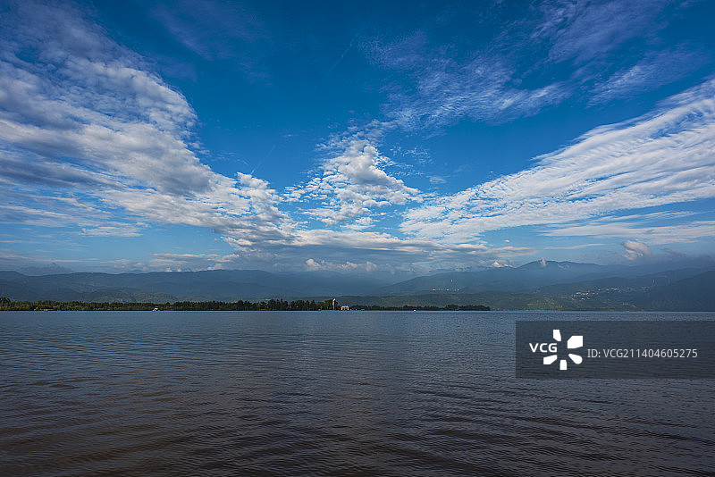 西昌邛海碧海云天图片素材