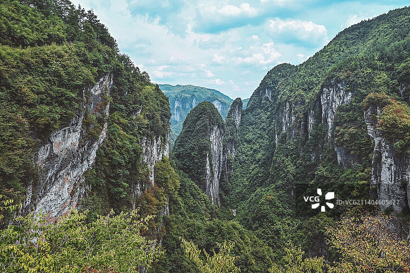 秋天的湘西深山峡谷图片素材
