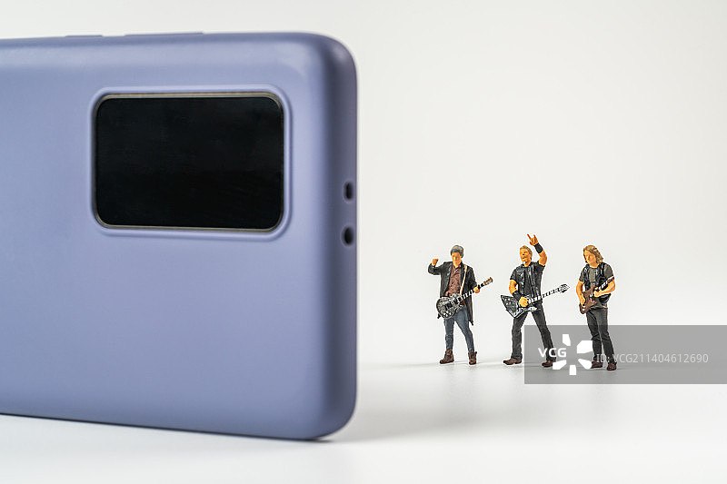 摇滚乐队歌手唱歌手机直播创意微缩景观图片素材