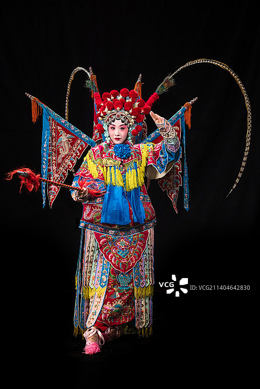 京剧演员表演穆桂英图片素材