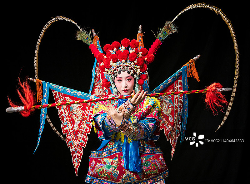 京剧演员表演穆桂英图片素材