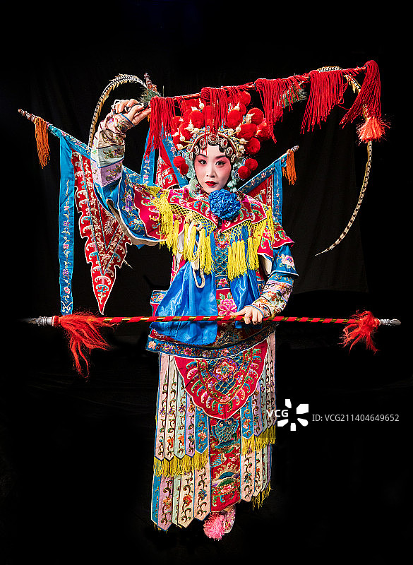 京剧演员表演穆桂英图片素材