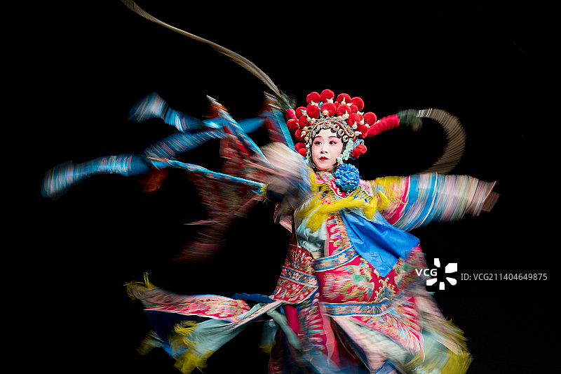 京剧演员表演穆桂英图片素材