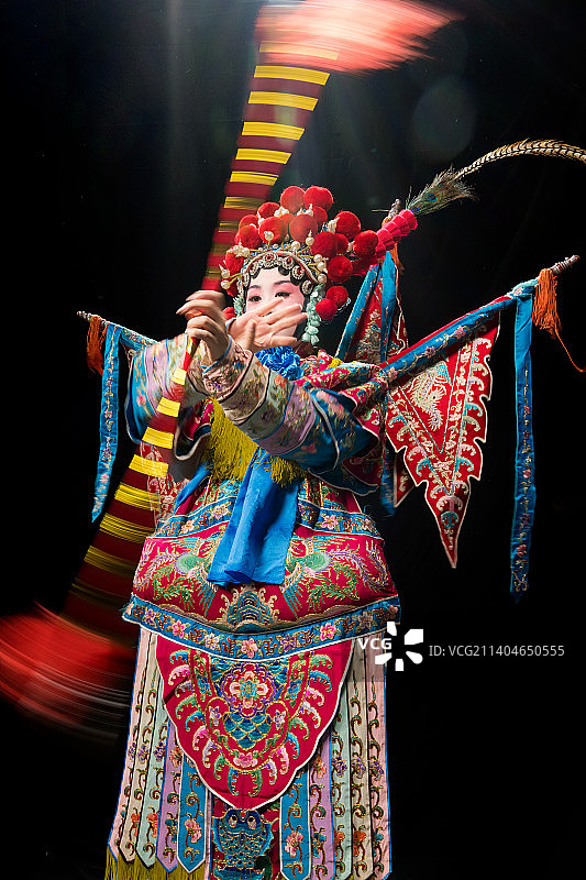 京剧演员表演穆桂英图片素材
