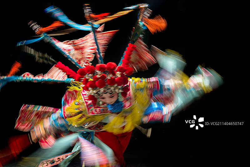 京剧演员表演穆桂英图片素材