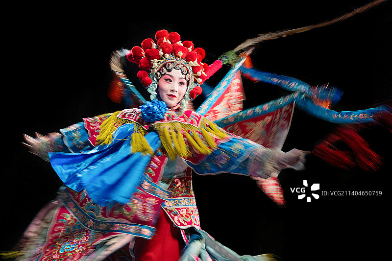 京剧演员表演穆桂英图片素材