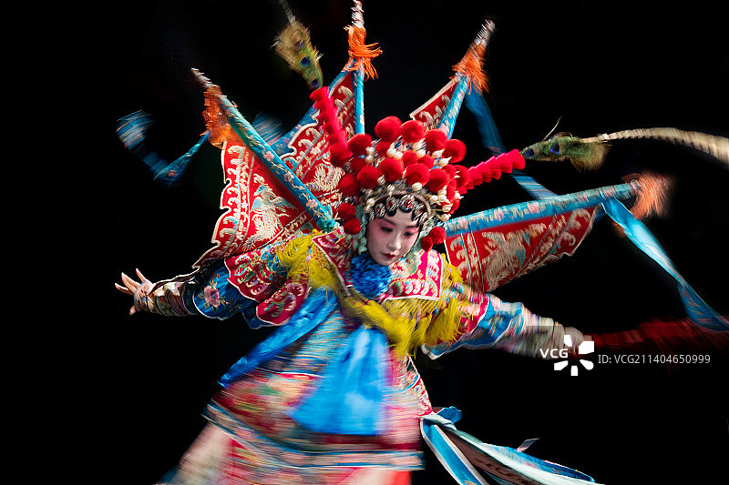 京剧演员表演穆桂英图片素材