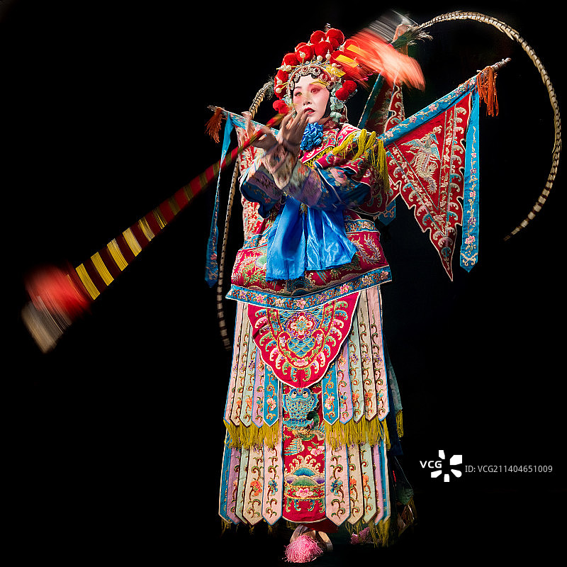 京剧演员表演穆桂英图片素材