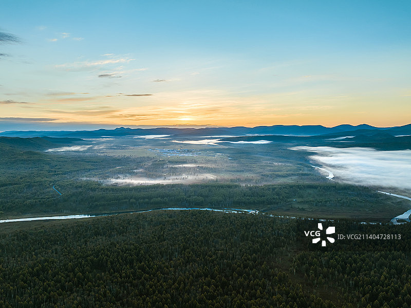 中国内蒙古阿尔山国家森林公园日出风光图片素材