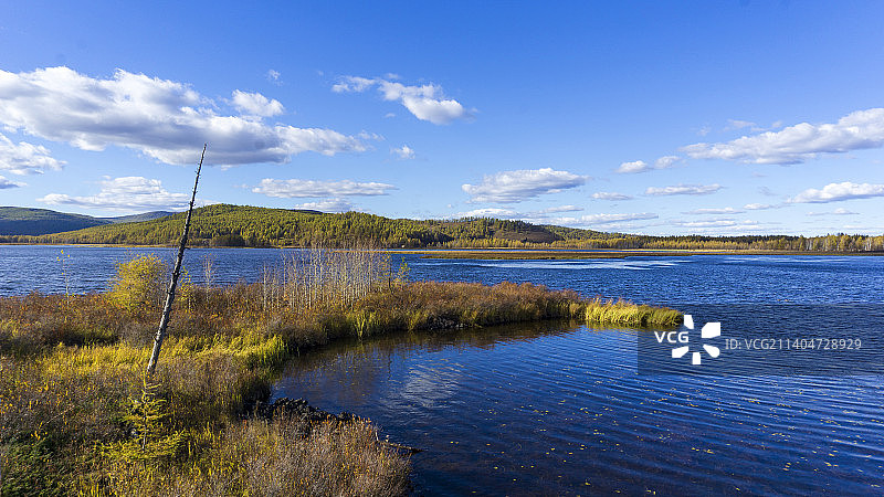 畅游内蒙-驼峰岭天池秋色图片素材