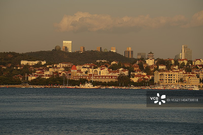 八大峡海滨2    21天摄影挑战赛10月赛 北风强劲，高潮始退。海上游艇一律停驶。图片素材