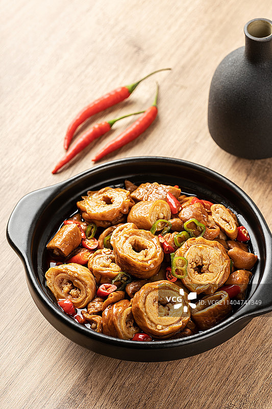 砂锅肥肠煲图片素材