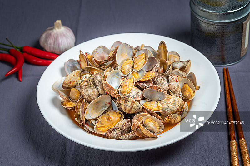 一盘辣炒蚬子图片素材