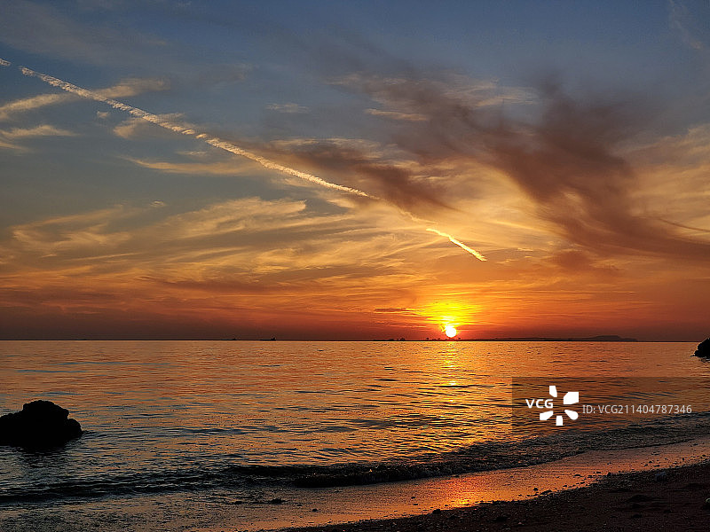 伊朗霍尔木兹甘省阿巴斯港日落海景图片素材