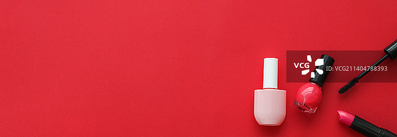 美妆品牌圣诞特卖彩妆产品套装图片素材