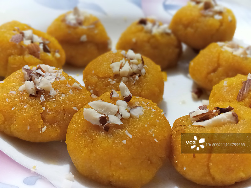 盘中甜点特写图片素材