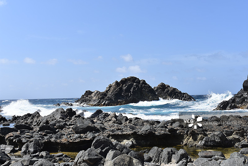 阿鲁巴Santa Cruz海滩岩石景观图片素材