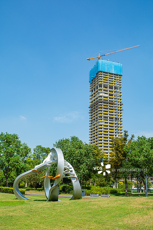 城市建设 浙江海宁 海宁风光 鹃湖公园 建设中的白领氏环球贸易中心图片素材