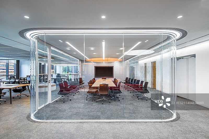 现代装修风格的办公室会议室商务会谈图片素材