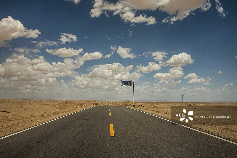 柴达木盆地/315国道/公路图片素材