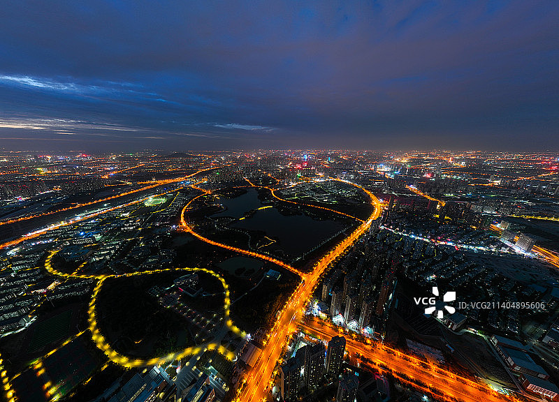 安徽合肥翡翠湖网红心形公路夜景图片素材