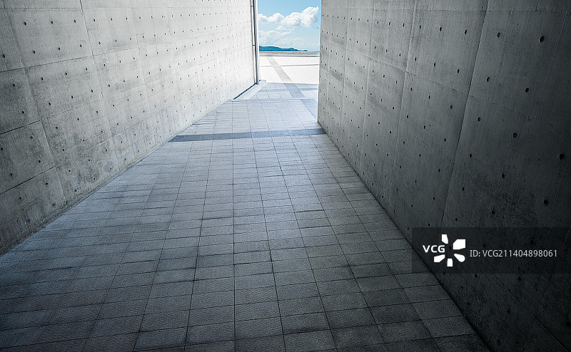 混凝土建筑停车场图片素材