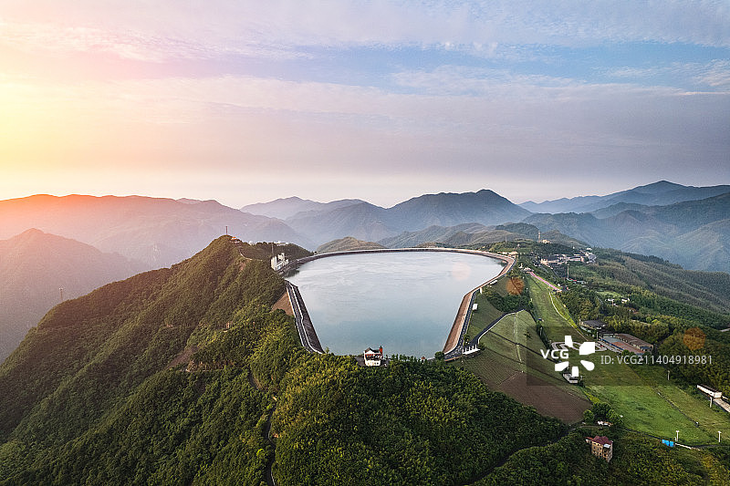 航拍安吉天荒坪天池水库图片素材