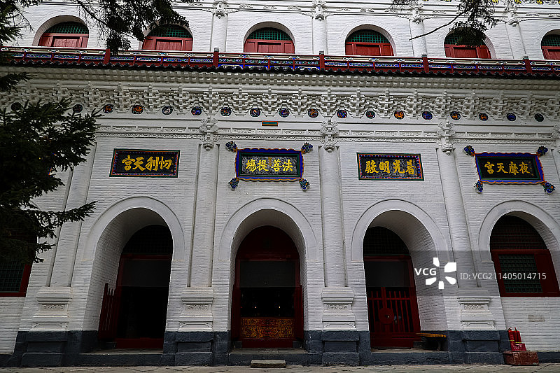 山西五台山显通寺建筑风光图片素材