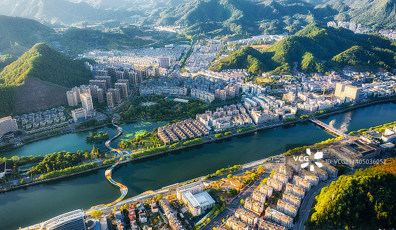 衢州开化县日落时分城市光影高清航拍图图片素材