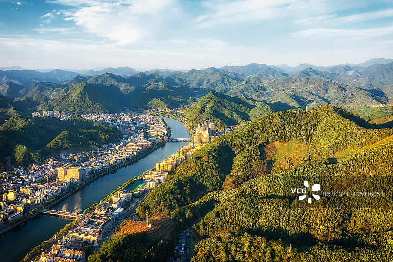 衢州开化县日落时分城市光影高清航拍图图片素材