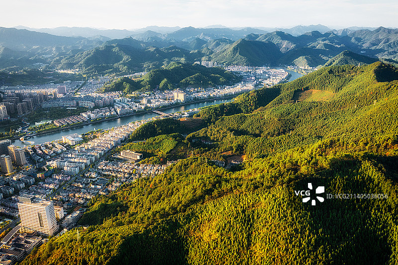 衢州开化县日落时分城市光影高清航拍图图片素材