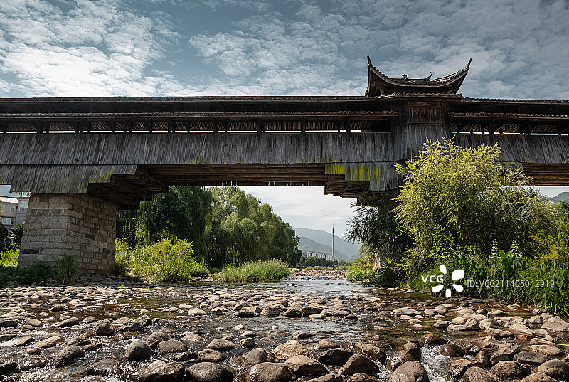 浙江龙泉市安仁镇古廊桥，永和桥图片素材