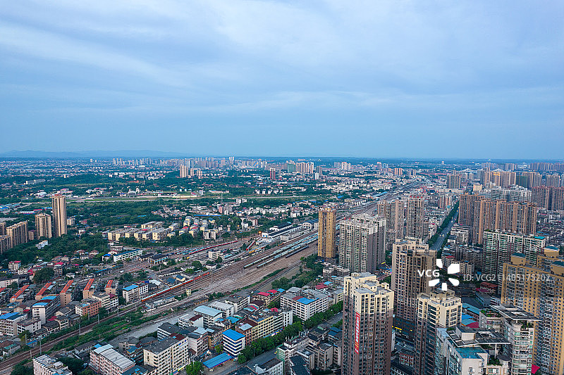 航拍衡阳珠晖区城市风光衡阳火车站图片素材