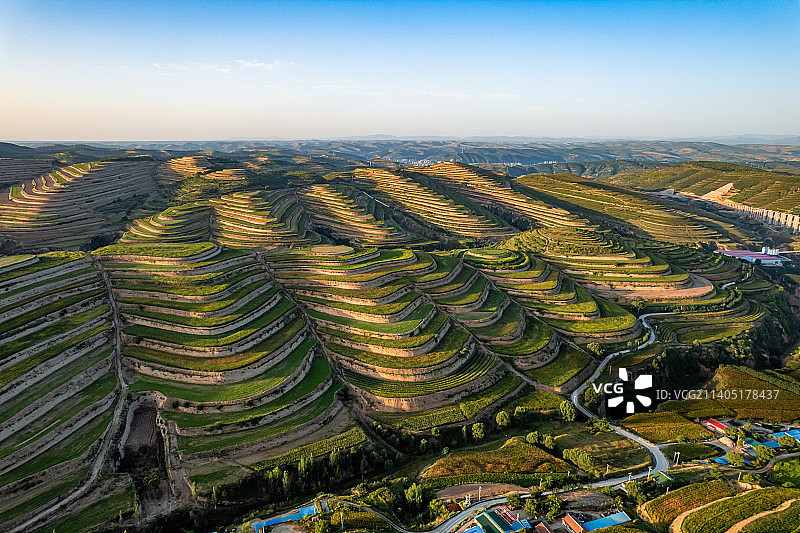 宁夏南部六盘山区旱作梯田彭阳金鸡坪梯田图片素材