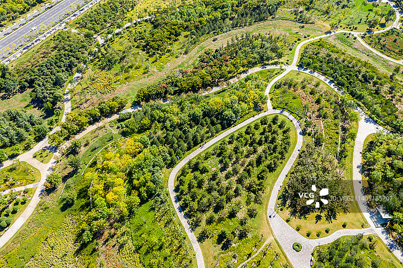 航拍河南省郑州市森林公园凤山园区（郑州凤山森林公园）图片素材