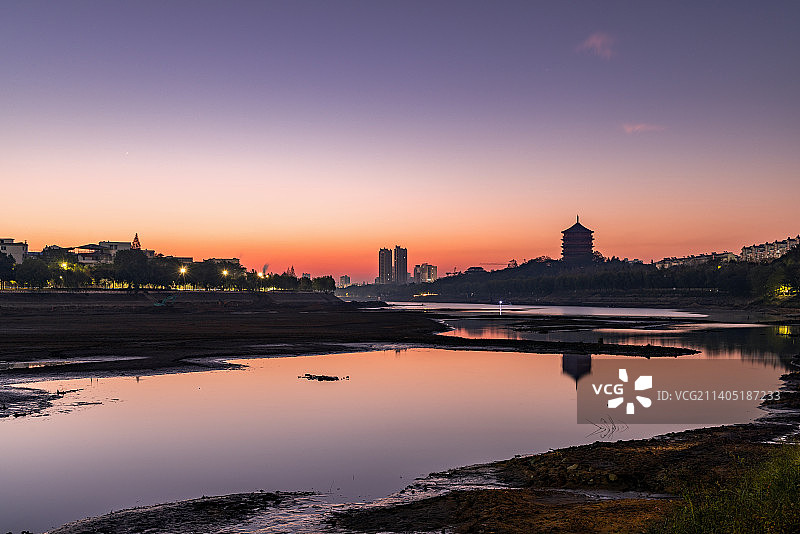 河南信阳浉河茗阳阁古代建筑日出风光图片素材