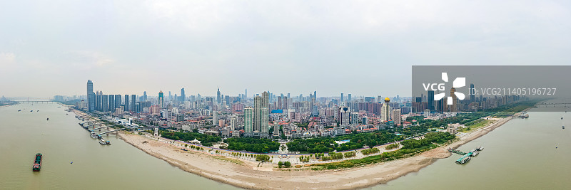 航拍湖北武汉长江汉口江滩图片素材