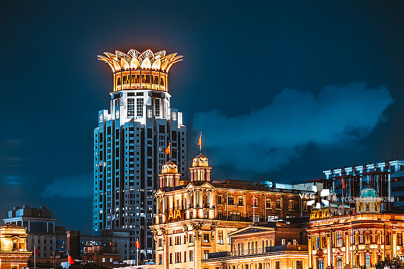 上海外滩中心夜景图片素材