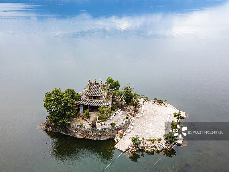 云南大理洱海小普陀旅游旅行自驾游网红景点水上建筑人与自然风光江河湖泊航拍俯瞰乡村小镇吃喝玩乐医疗医美图片素材