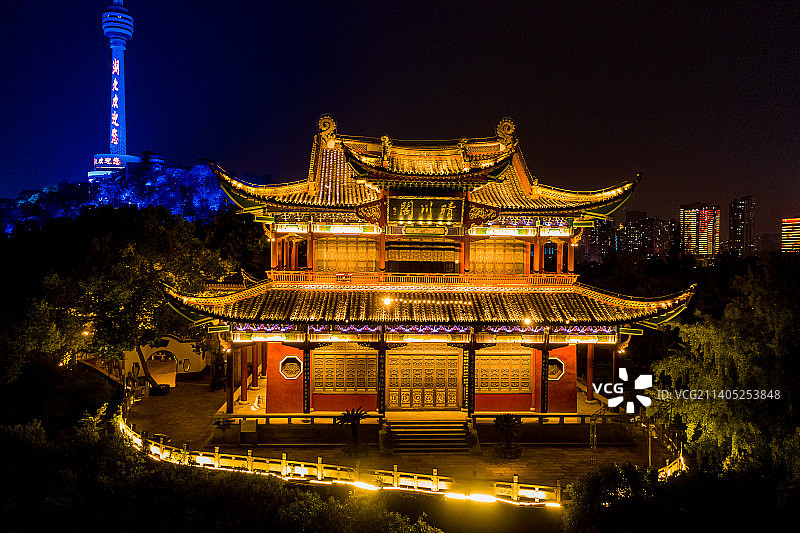 航拍湖北武汉晴川阁景区夜景灯光秀图片素材
